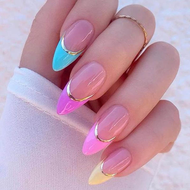 Set de 24 faux ongles prêt à poser avec accessoires