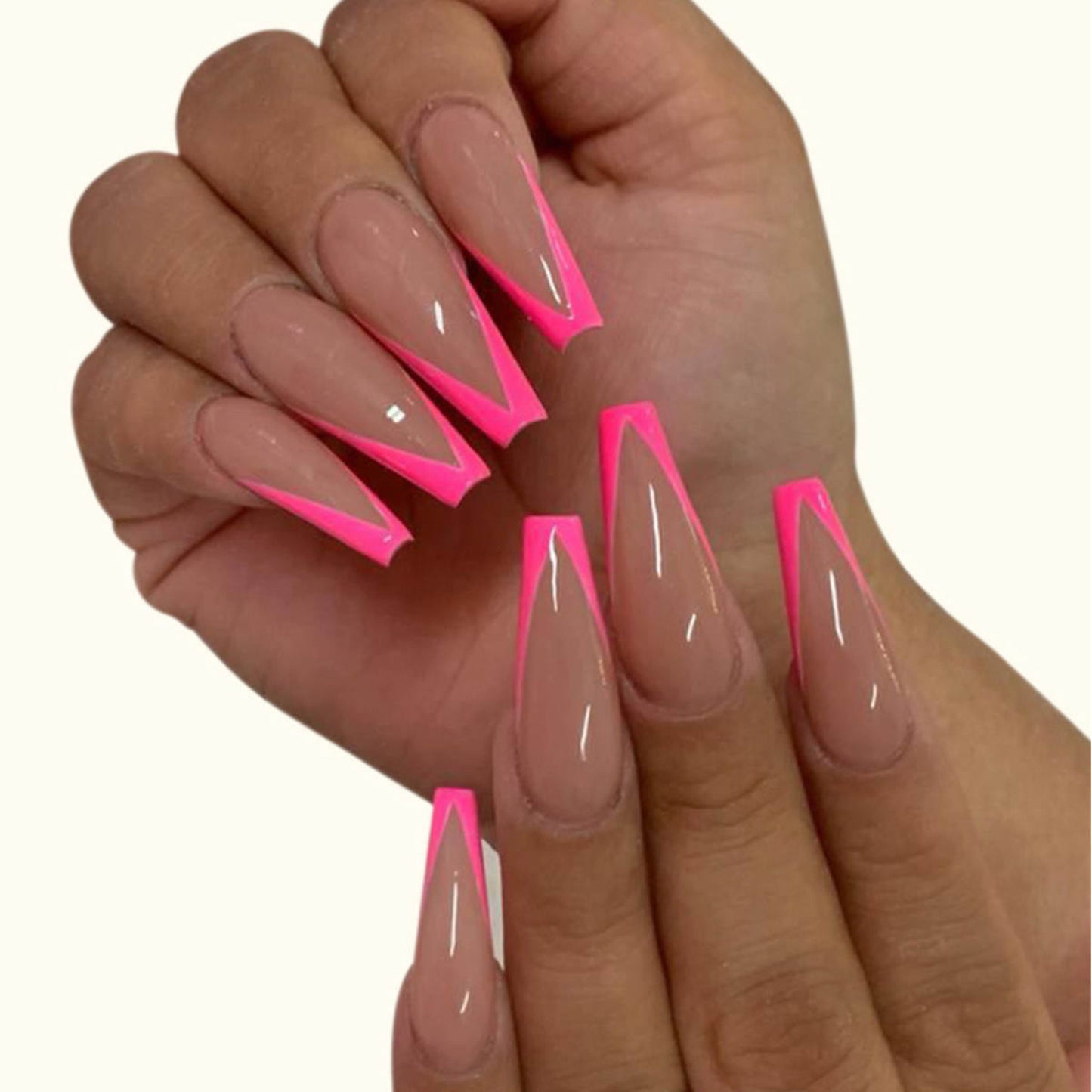 Set de 24 faux ongles prêt à poser avec accessoires